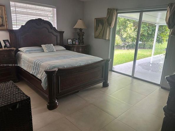 1720 SW 87th Ave, Miami FL 33165