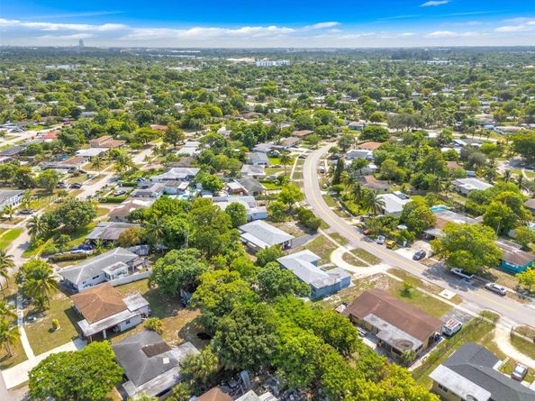 640 E Melrose Cir, Fort Lauderdale FL 33312