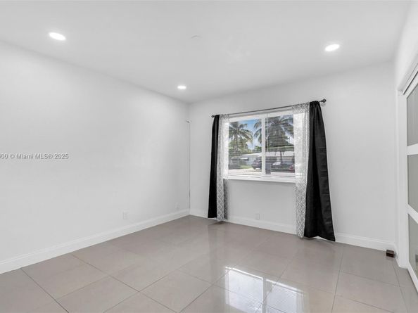 640 E Melrose Cir, Fort Lauderdale FL 33312