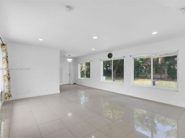 640 E Melrose Cir, Fort Lauderdale FL 33312
