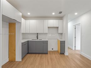 661 NW 191st St, Miami Gardens FL 33169