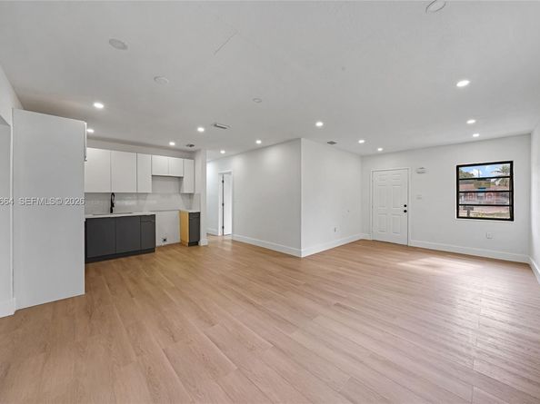 661 NW 191st St, Miami Gardens FL 33169