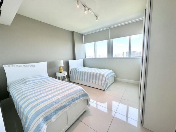1861 NW S River Dr 2608, Miami FL 33125