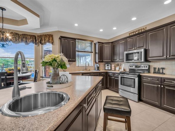 9003 Alexandra Cir, Wellington FL 33414