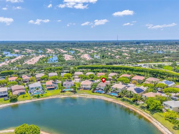9003 Alexandra Cir, Wellington FL 33414