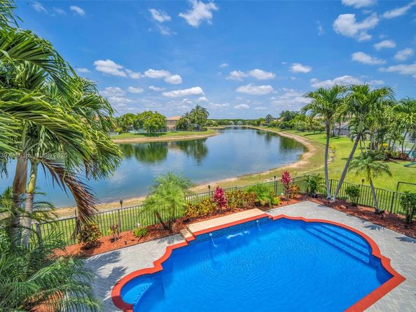 9003 Alexandra Cir, Wellington FL 33414