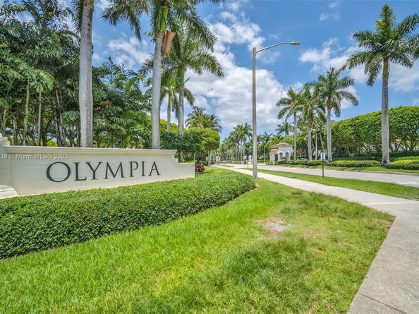 9003 Alexandra Cir, Wellington FL 33414
