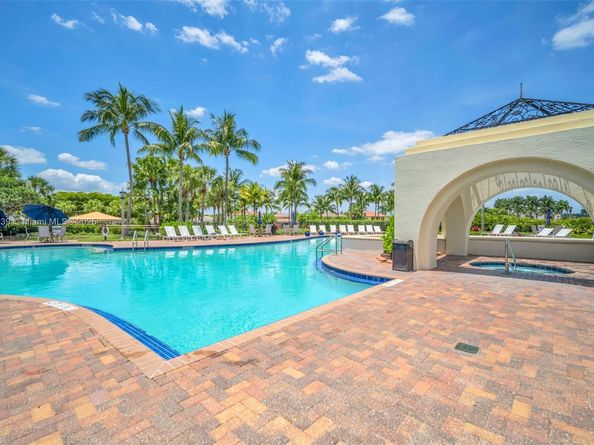 9003 Alexandra Cir, Wellington FL 33414