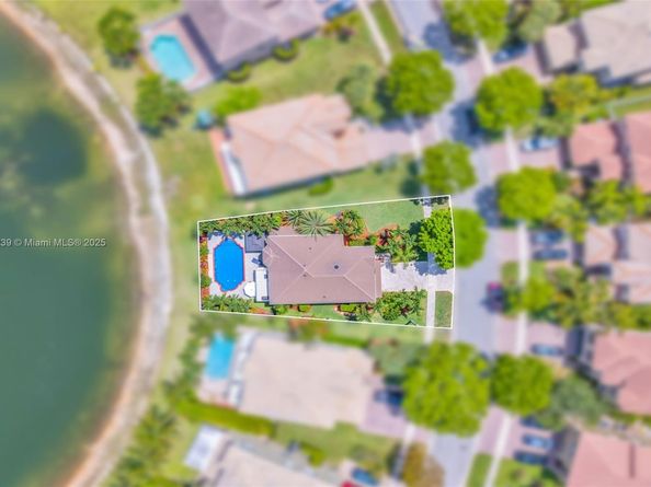 9003 Alexandra Cir, Wellington FL 33414