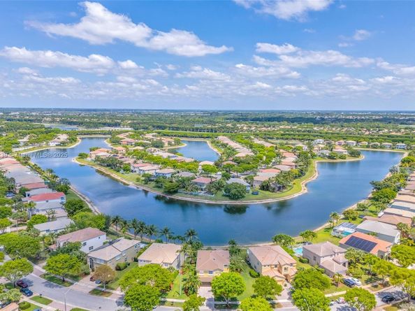 9003 Alexandra Cir, Wellington FL 33414