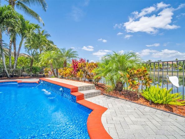 9003 Alexandra Cir, Wellington FL 33414