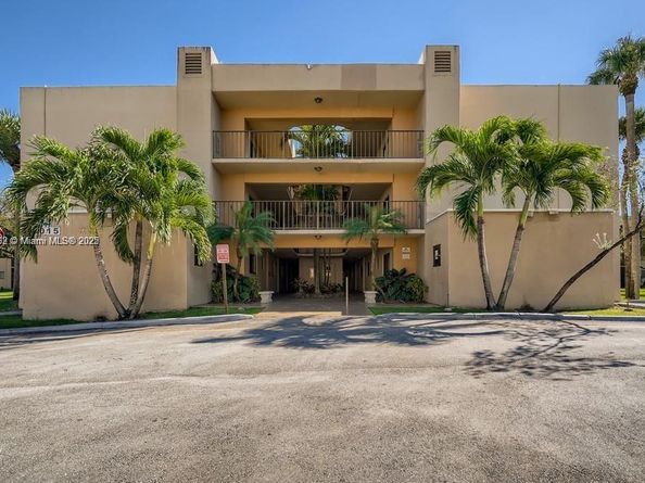 8015 SW 107th Ave 220, Miami FL 33173
