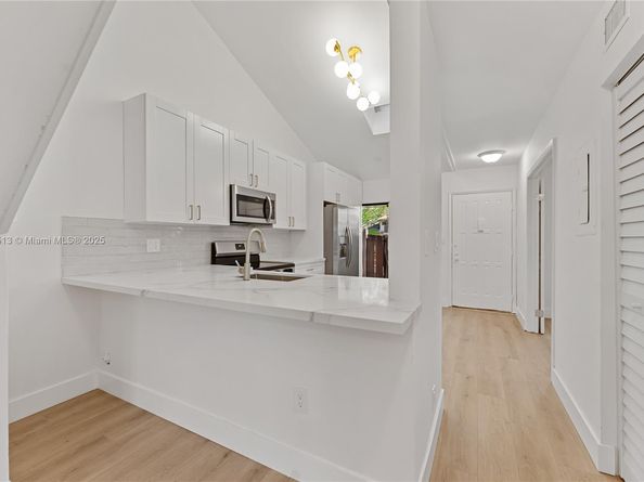 7720 NW 79th Ave B6, Tamarac FL 33321