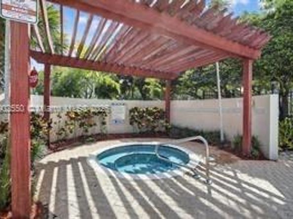 9849 Nob Hill Ln 9849, Sunrise FL 33351