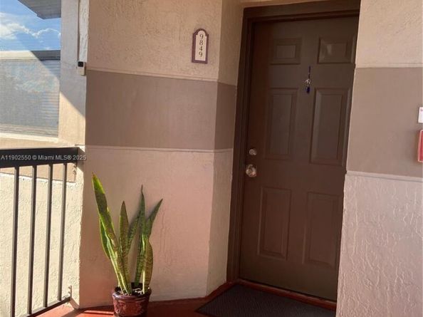 9849 Nob Hill Ln 9849, Sunrise FL 33351