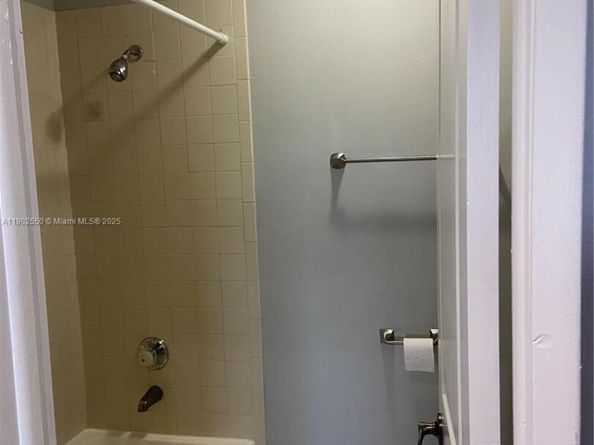 9849 Nob Hill Ln 9849, Sunrise FL 33351