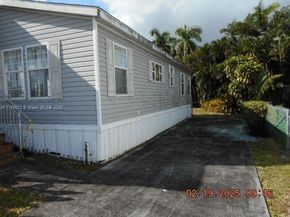 1901 SW 87th Ter, Davie FL 33324