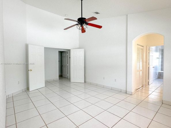 25 Ludlam Dr, Miami Springs FL 33166