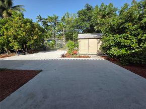 25 Ludlam Dr, Miami Springs FL 33166