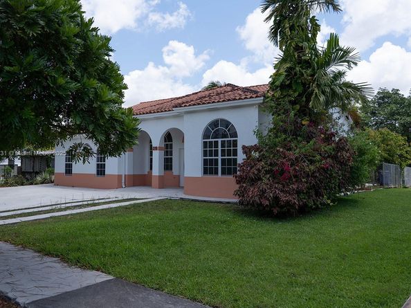 25 Ludlam Dr, Miami Springs FL 33166