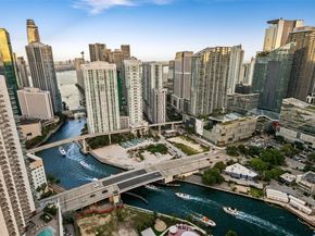 90 SW 3rd St PH15, Miami FL 33130