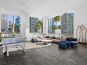 90 SW 3rd St PH15, Miami FL 33130