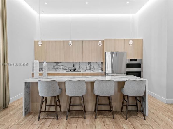 90 SW 3rd St PH15, Miami FL 33130