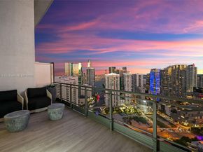 90 SW 3rd St PH15, Miami FL 33130