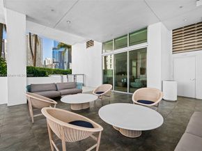 90 SW 3rd St PH15, Miami FL 33130