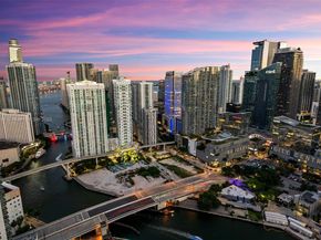 90 SW 3rd St PH15, Miami FL 33130