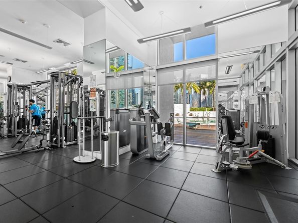 90 SW 3rd St PH15, Miami FL 33130