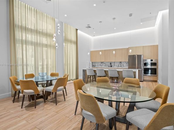 90 SW 3rd St PH15, Miami FL 33130