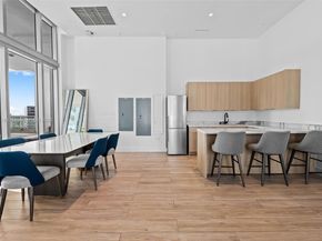 90 SW 3rd St PH15, Miami FL 33130