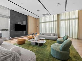 90 SW 3rd St PH15, Miami FL 33130