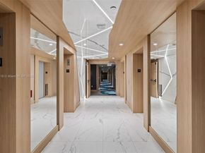 90 SW 3rd St PH15, Miami FL 33130