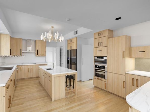 5861 La Gorce Dr, Miami Beach FL 33140