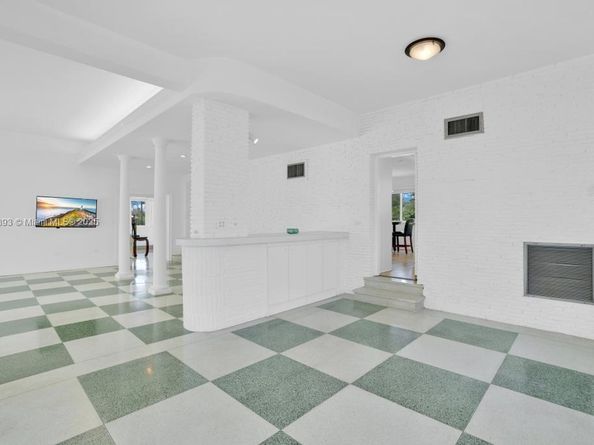5861 La Gorce Dr, Miami Beach FL 33140