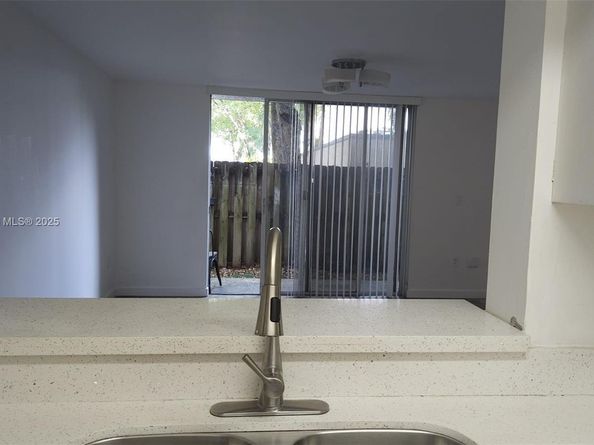 1720 NW N River Dr 113, Miami FL 33125