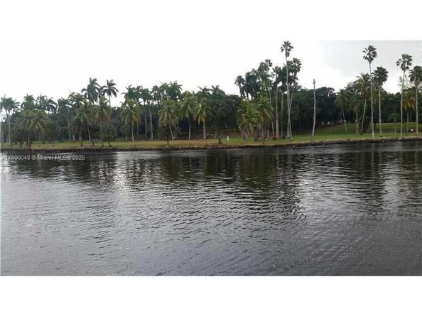1720 NW N River Dr 113, Miami FL 33125