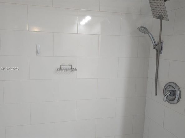1720 NW N River Dr 113, Miami FL 33125