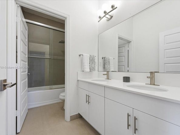 617 NE 191st St, Miami FL 33179