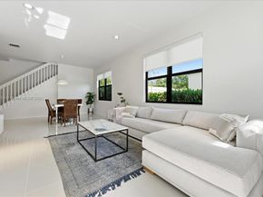 617 NE 191st St, Miami FL 33179