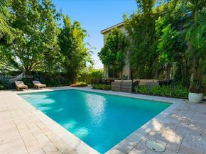 617 NE 191st St, Miami FL 33179