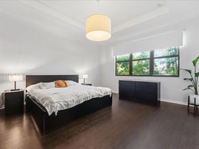 617 NE 191st St, Miami FL 33179