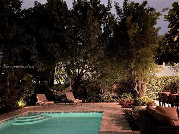 617 NE 191st St, Miami FL 33179