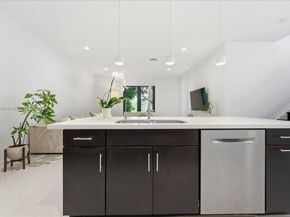 617 NE 191st St, Miami FL 33179