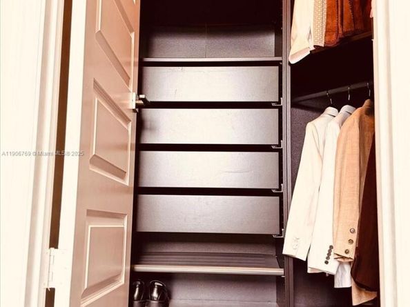 617 NE 191st St, Miami FL 33179