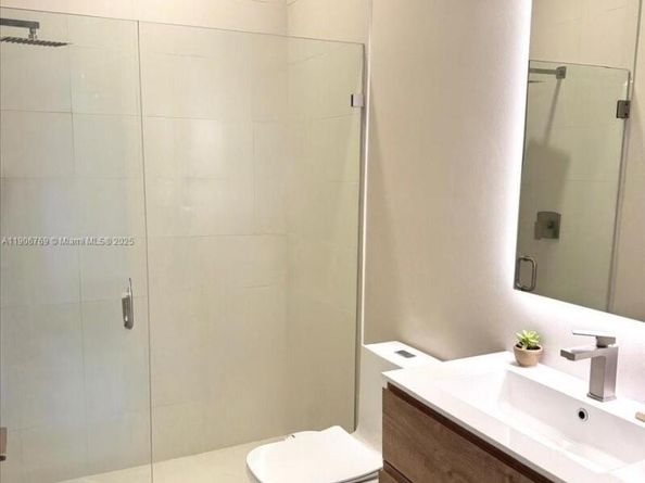 617 NE 191st St, Miami FL 33179