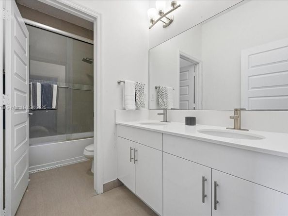 617 NE 191st St, Miami FL 33179