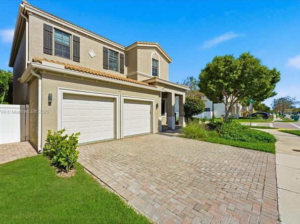 617 NE 191st St, Miami FL 33179